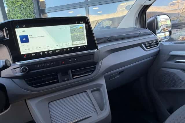 Volkswagen e-Transporter (2025) thumbnail 2