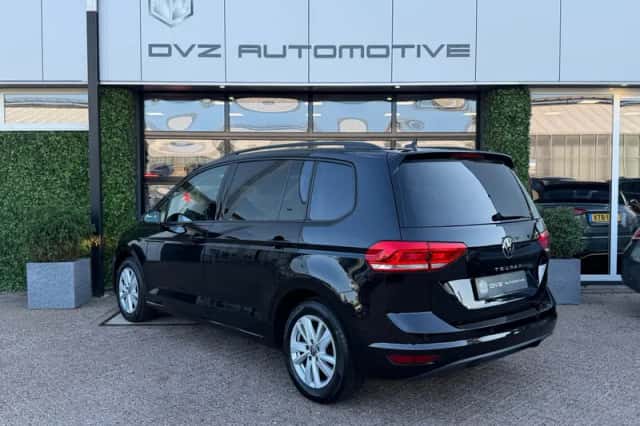 Volkswagen Touran (2023) thumbnail 3
