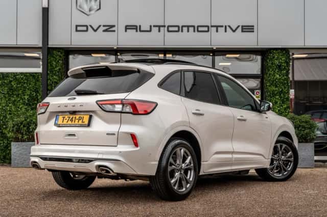Ford Kuga (2021) thumbnail 4