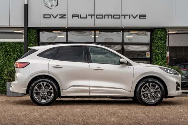 Ford Kuga (2021) thumbnail 5