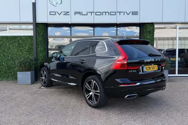 Volvo XC60 (2021) thumbnail 3