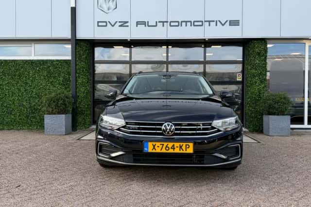 Volkswagen Passat (2021) thumbnail 4