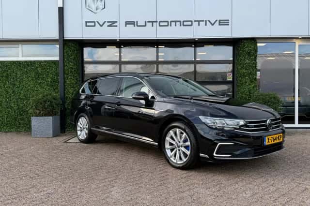Volkswagen Passat (2021) thumbnail 6