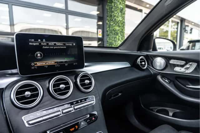 Mercedes-Benz GLC-Klasse Coupé (2018) thumbnail 2