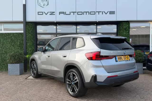 BMW X1 (2023) thumbnail 3