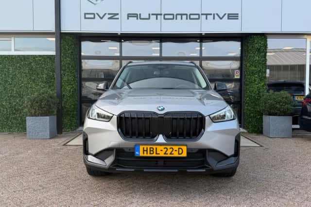 BMW X1 (2023) thumbnail 4