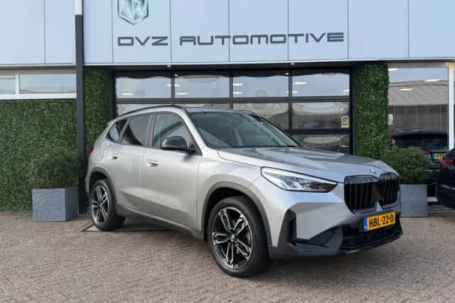 BMW X1 (2023) thumbnail 5