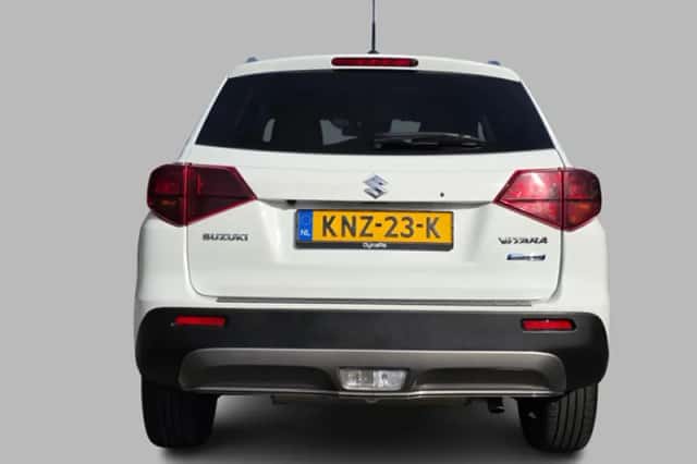 Suzuki Vitara (2021) thumbnail 6