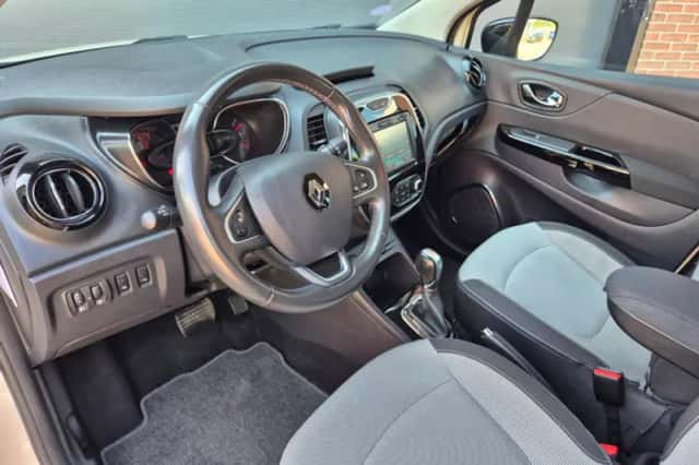 Renault Captur (2017) thumbnail 3