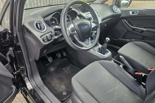 Ford Fiesta (2015) thumbnail 3