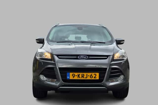 Ford Kuga (2013) thumbnail 4