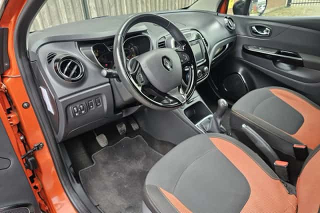 Renault Captur (2014) thumbnail 3