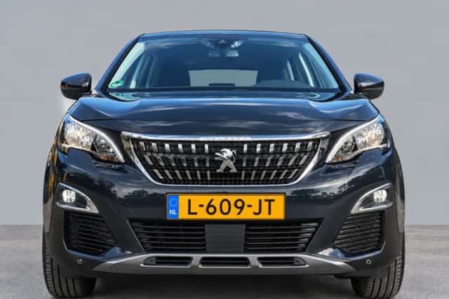Peugeot 3008 (2020) thumbnail 4