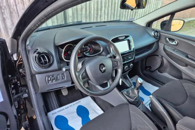 Renault Clio (2018) thumbnail 3