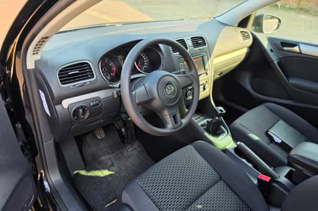 Volkswagen Golf (2011) thumbnail 3
