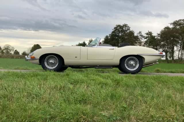 Jaguar E-Type (1961) thumbnail 5