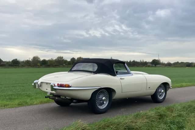 Jaguar E-Type (1961) thumbnail 6