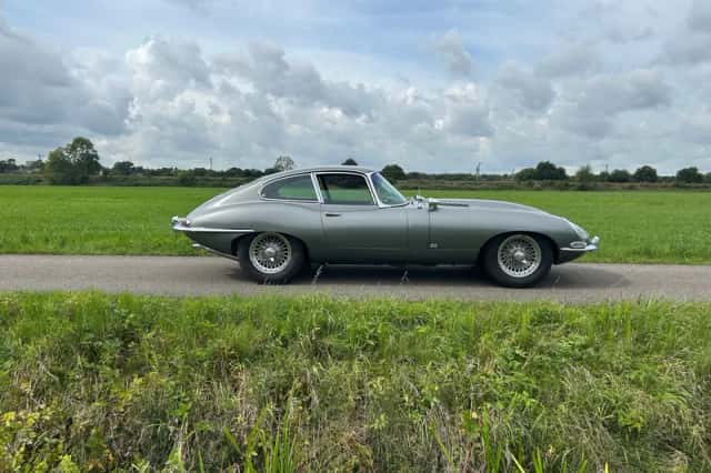 Jaguar E-Type (1963) thumbnail 6