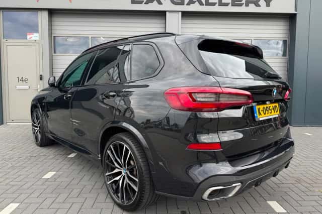 BMW X5 (2020) thumbnail 2