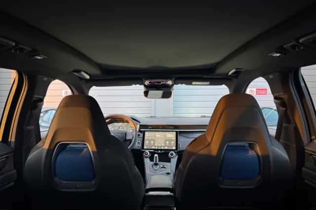 Lynk & Co 01 (2023) thumbnail 3