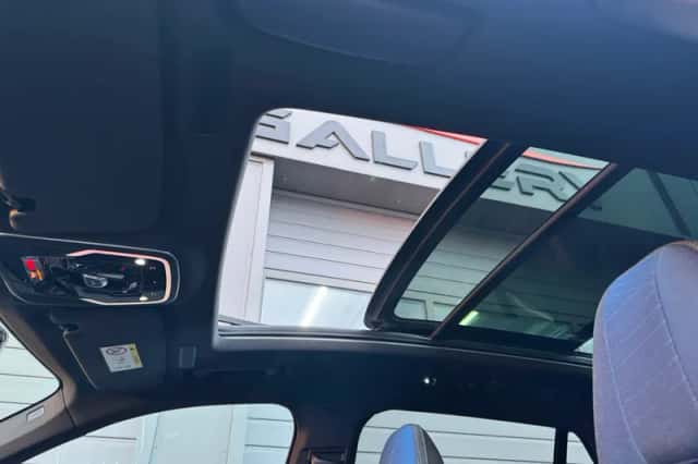 Lynk & Co 01 (2023) thumbnail 2