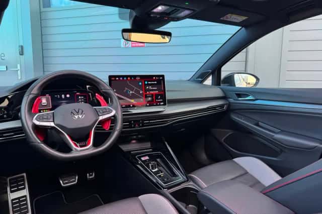 Volkswagen Golf (2025) thumbnail 3