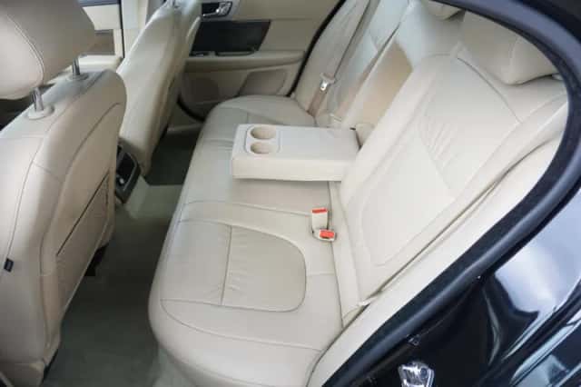 Jaguar XF (2013) thumbnail 3