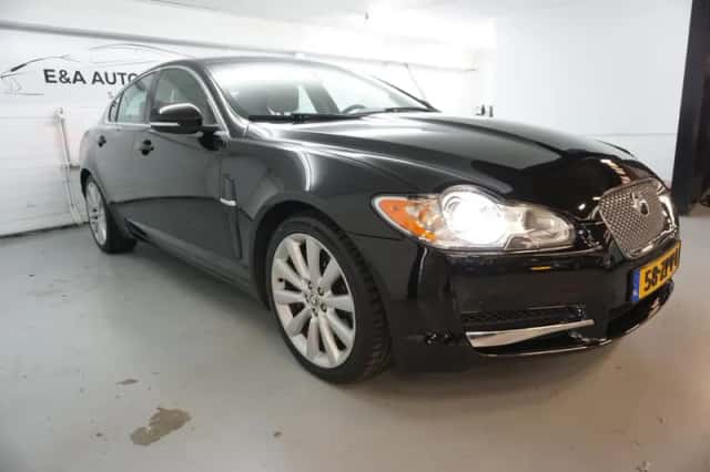 Jaguar XF (2013) thumbnail 6