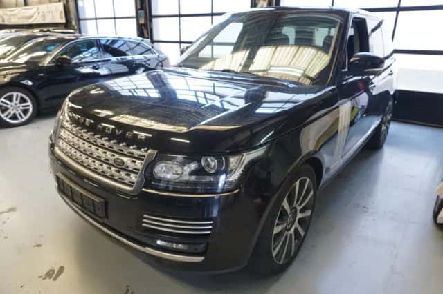 Land Rover Range Rover (2013) thumbnail 1