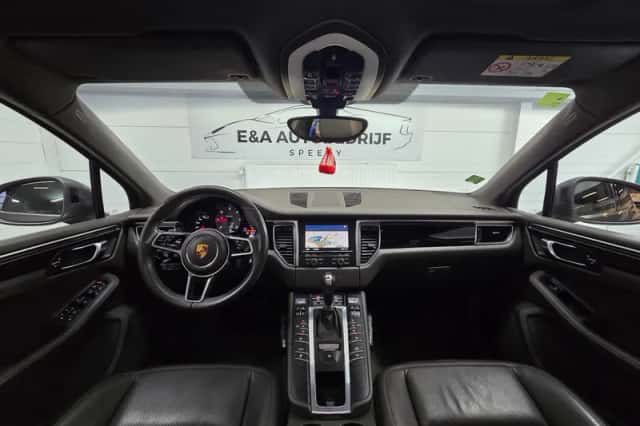 Porsche Macan (2014) thumbnail 3