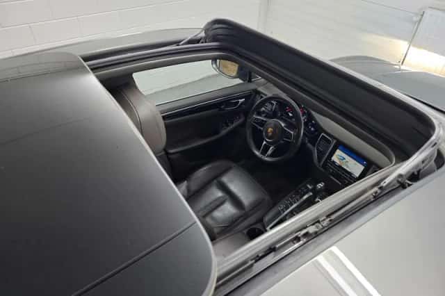 Porsche Macan (2014) thumbnail 5