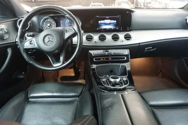Mercedes-Benz E-Klasse (2017) thumbnail 2