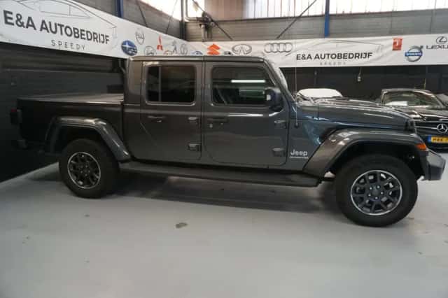 Jeep Gladiator (2022) thumbnail 6