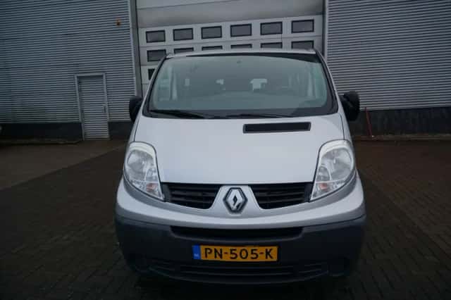 Renault Trafic (2014) thumbnail 3