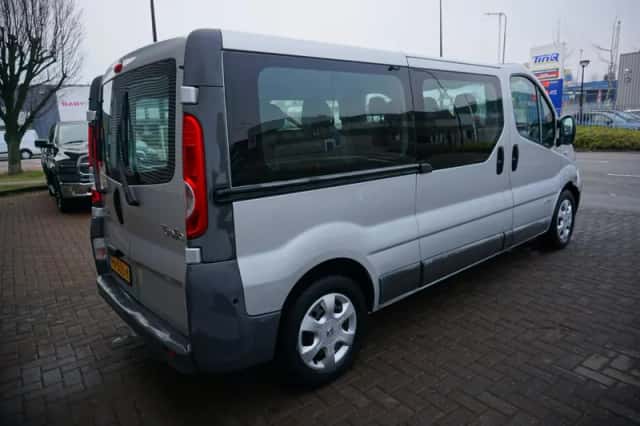 Renault Trafic (2014) thumbnail 4