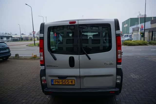 Renault Trafic (2014) thumbnail 5