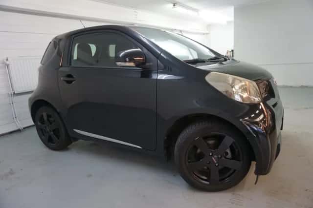 Toyota iQ (2010) thumbnail 2