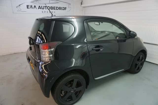Toyota iQ (2010) thumbnail 6