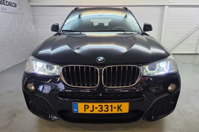 BMW X3 (2017) thumbnail 3