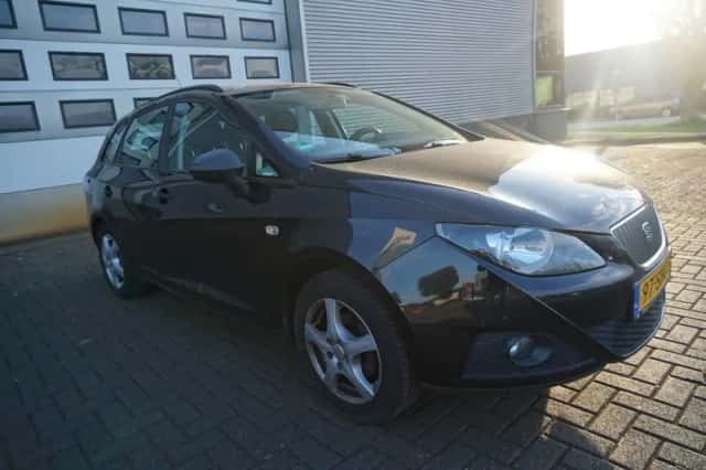 SEAT Ibiza (2011) thumbnail 2