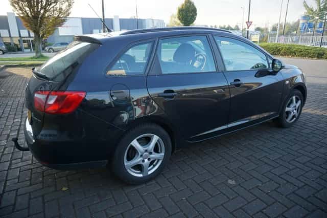SEAT Ibiza (2011) thumbnail 4