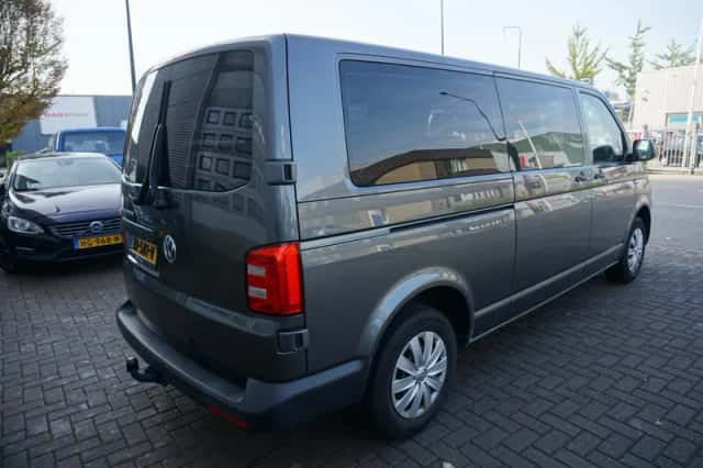 Volkswagen Transporter (2018) thumbnail 4