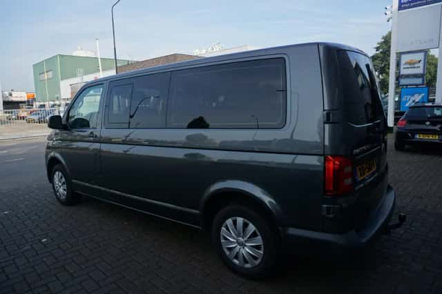 Volkswagen Transporter (2018) thumbnail 5