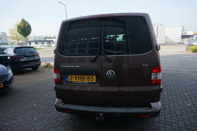 Volkswagen Transporter (2010) thumbnail 6