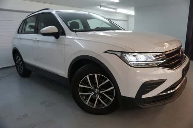 Volkswagen Tiguan (2022) thumbnail 2