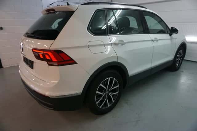 Volkswagen Tiguan (2022) thumbnail 4
