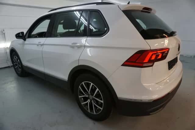 Volkswagen Tiguan (2022) thumbnail 5