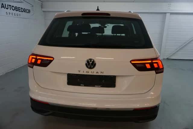 Volkswagen Tiguan (2022) thumbnail 6
