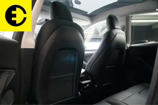 Tesla Model Y (2023) thumbnail 6