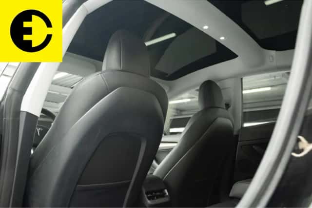 Tesla Model 3 (2023) thumbnail 6